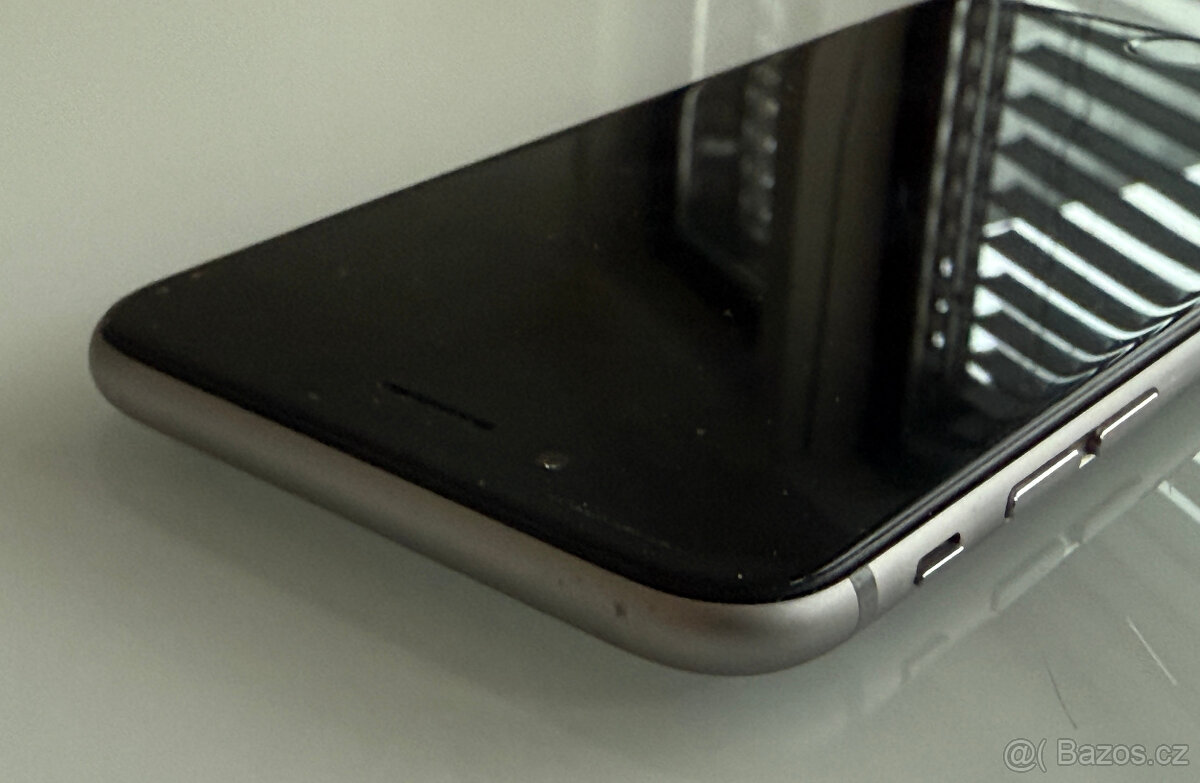 Apple iPhone 6 32GB - 11