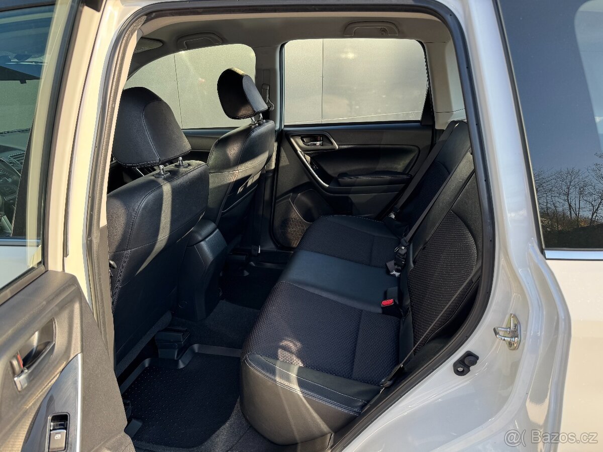 Subaru Forester XT Comfort Lineartronic AWD AT ČR - 11