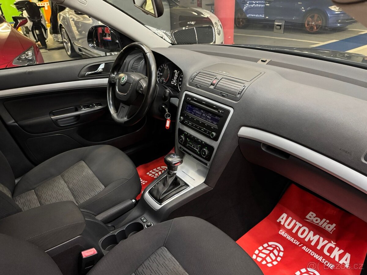 Škoda Octavia II Elegance 1.6TDI 77kW DSG 2011 PERFEKTNÍ - 11