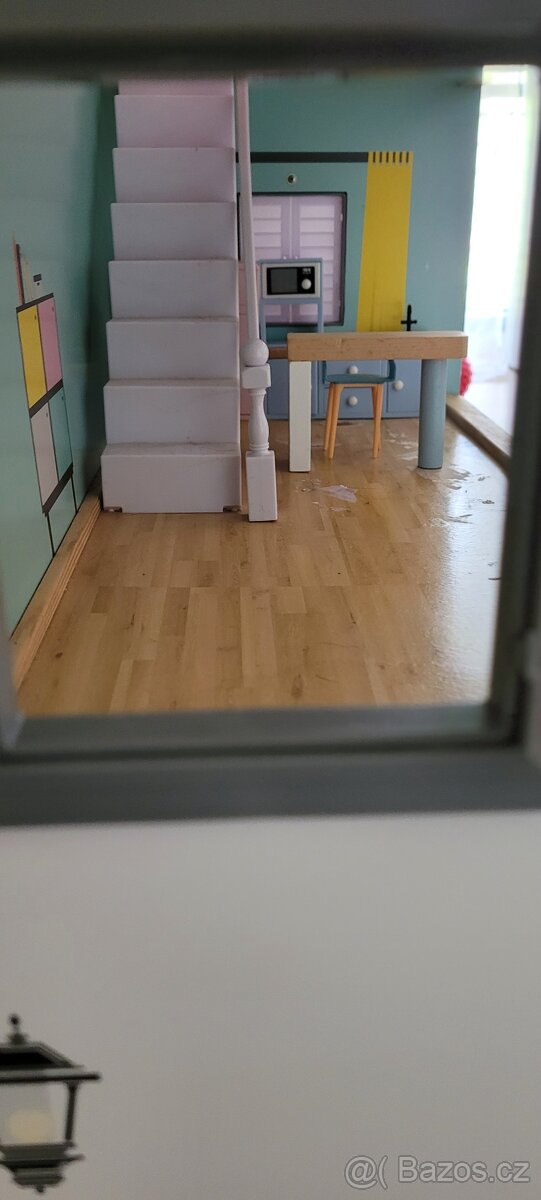 Domeček pro panenky - 11