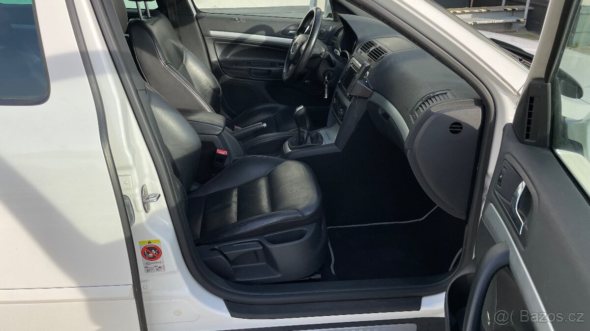 ŠKODA OCTAVIA 2.0TDi RS 125kW 1.MAJITEL - 11