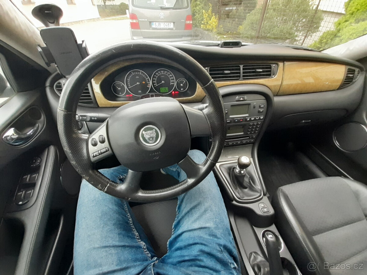 JAGUAR X-TYPE 2.0 kombi manuál - 152 000 km - 11
