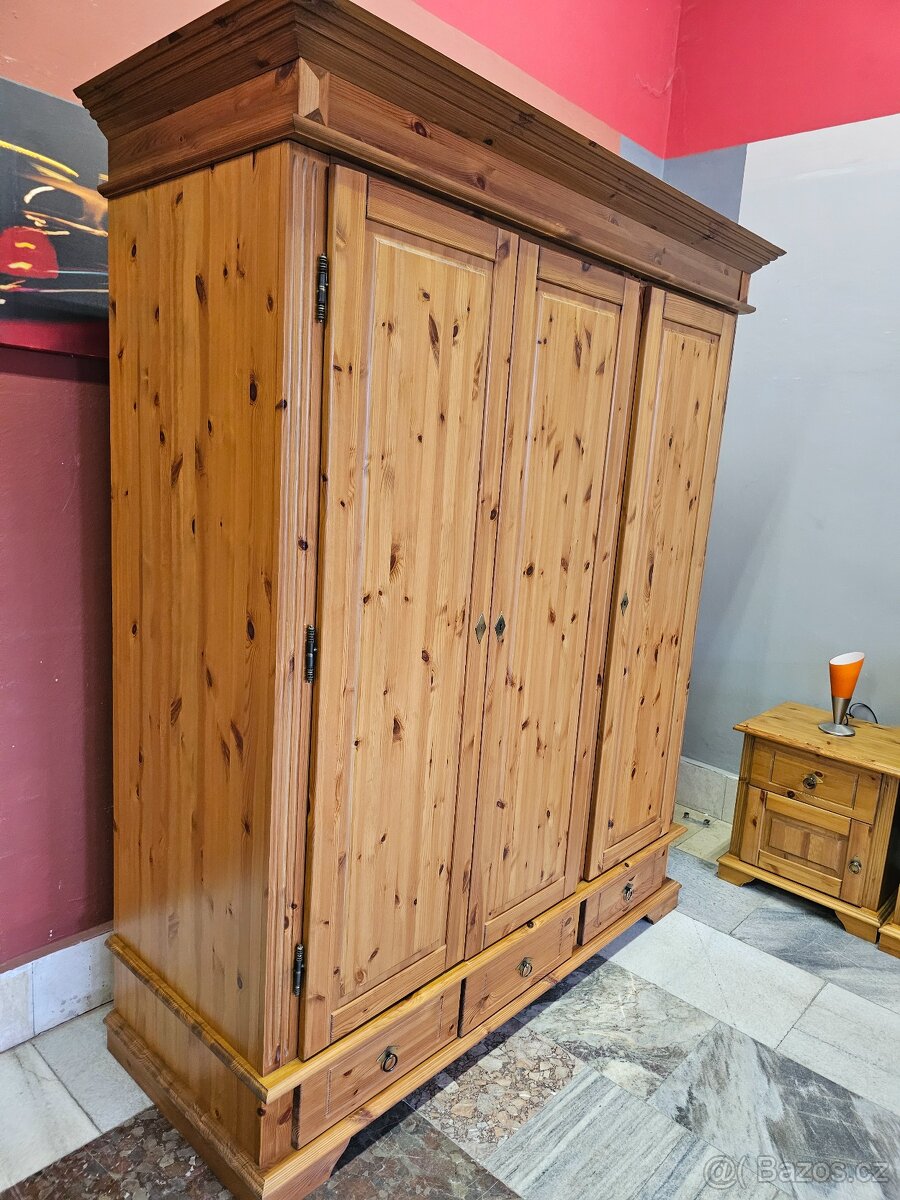 ...Zamluveno...Ložnice Celodřevená - 11