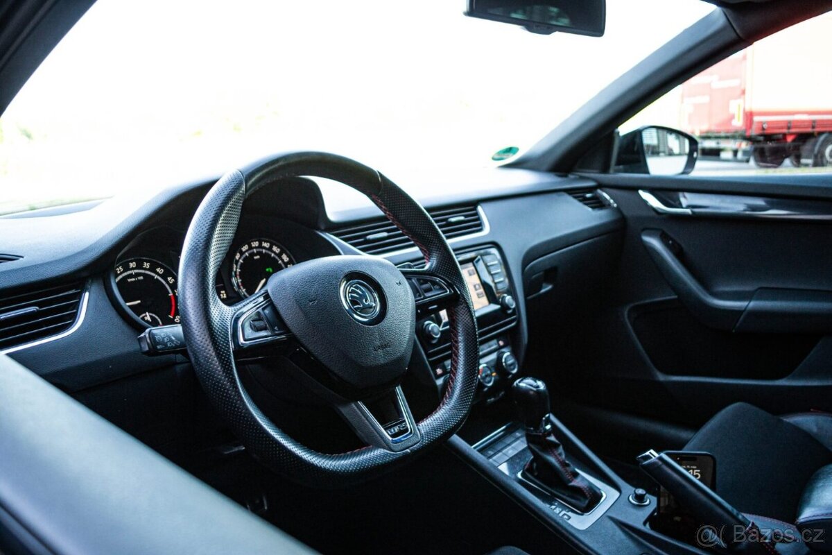 Škoda Octavia Combi 2.0 TDI DPF RS DSG - 11