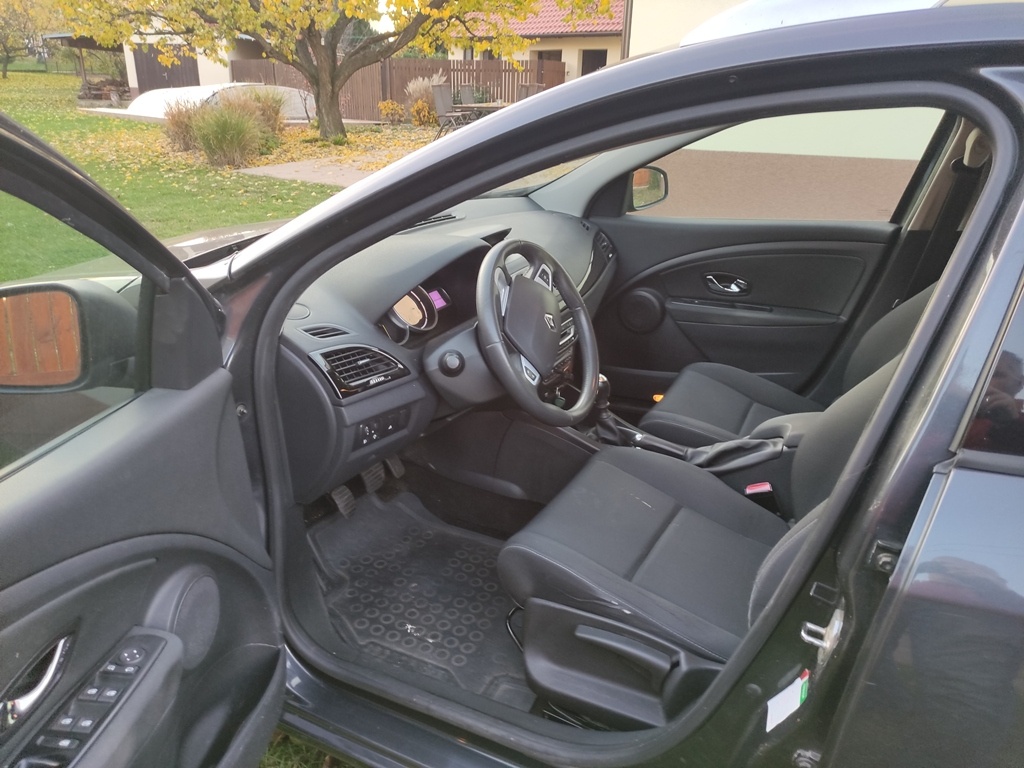 Renault Megane III Grandtour 1.6 81 kW (2012) – spolehlivý, - 11