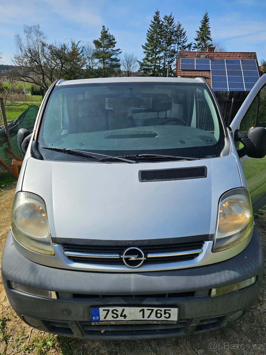 Opel Vivaro 2.5 DTI Van L2H1 - 11