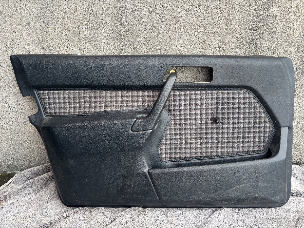 Mercedes 190 w201 Sportline interiér - 11