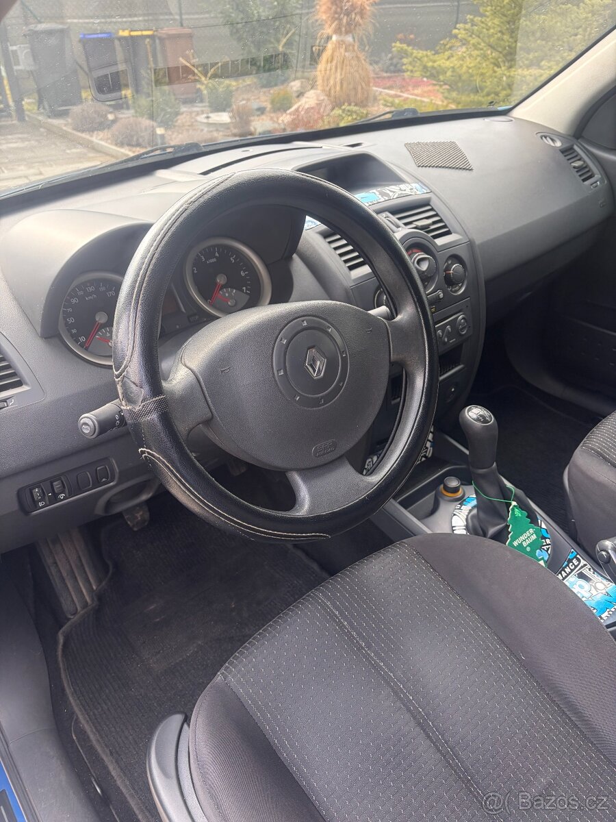 Prodám Renault Megane Hatchback 1.4 72 kW - 11