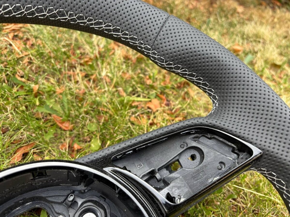 AUDI VOLANT KOZENY PERFOROVANY - 11