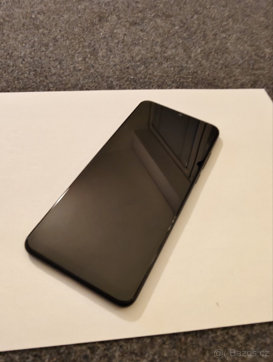 Mobilní telefon Alcatel - 11