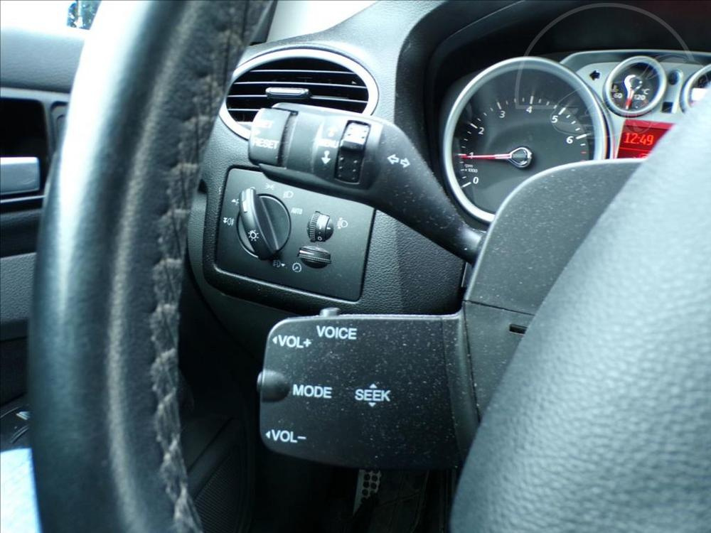 Ford Focus 1,6 16V NAVIGACE - 11