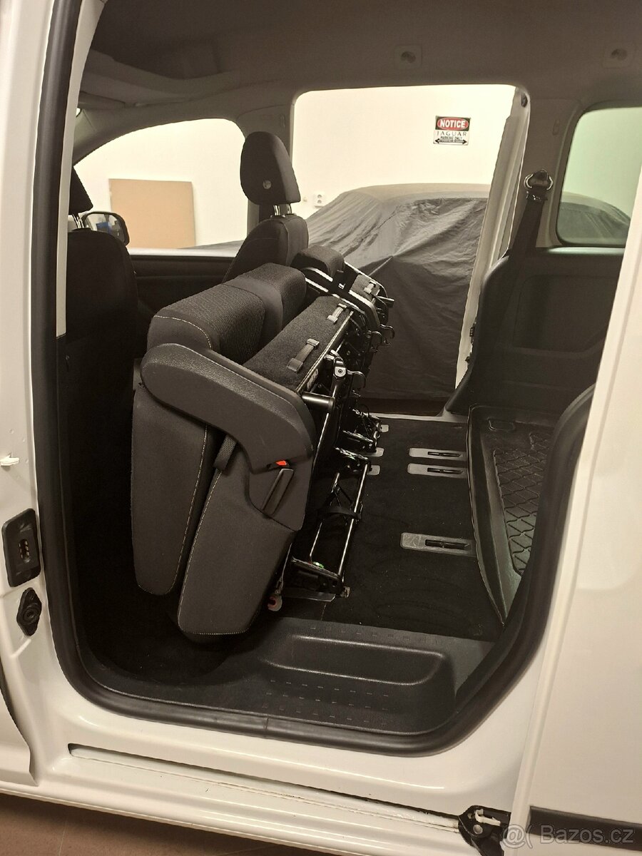 VW Caddy Maxi 2.0 TDI 7 MÍST - 11
