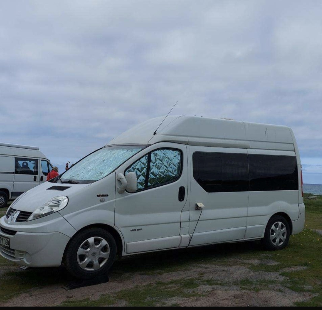 Renault trafic 2.5 tdci 90kw obytná - 11