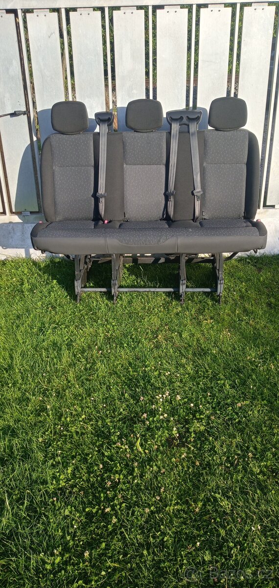 PRODÁM TROJSEDAČKU S PÁSY PRO TŘI OSOBY 2X ISOFIX - 11