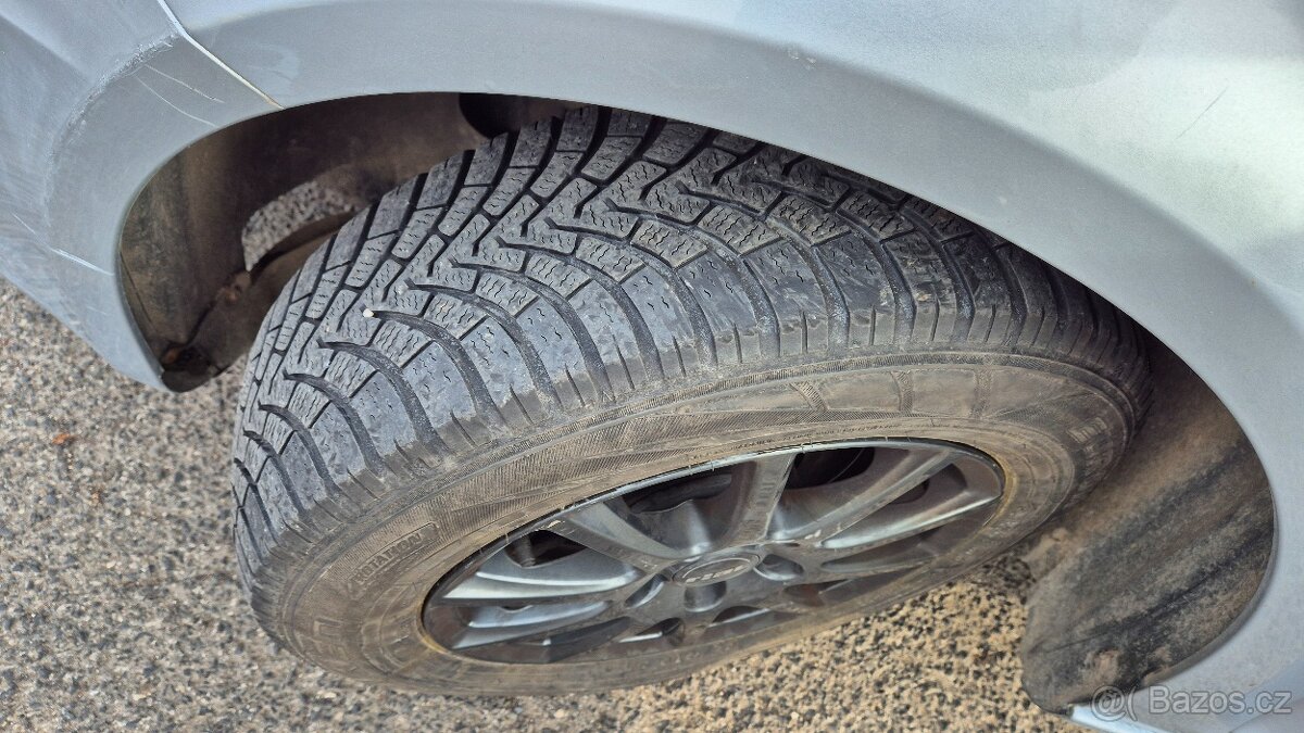 Leon 1,6 nafta 77kw,2010,STK 9/27,servis . - 11