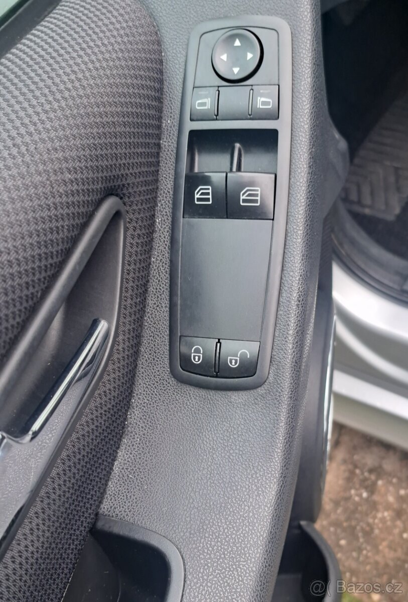 Mercedes-Benz B - 11