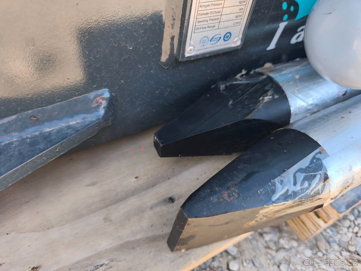Hydraulické kladivo pro 5-7t - 11