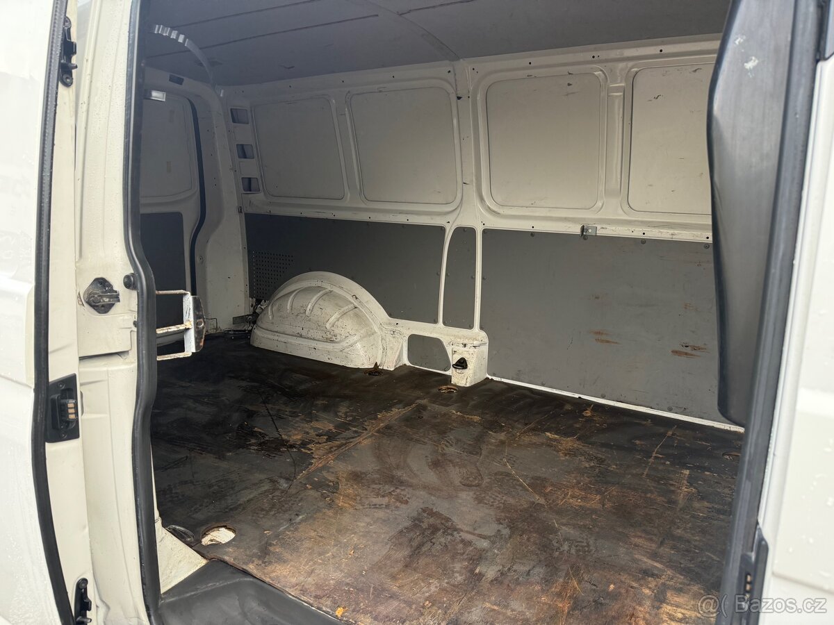 VW Transporter T5.1 Long 2.0 TDI - 11
