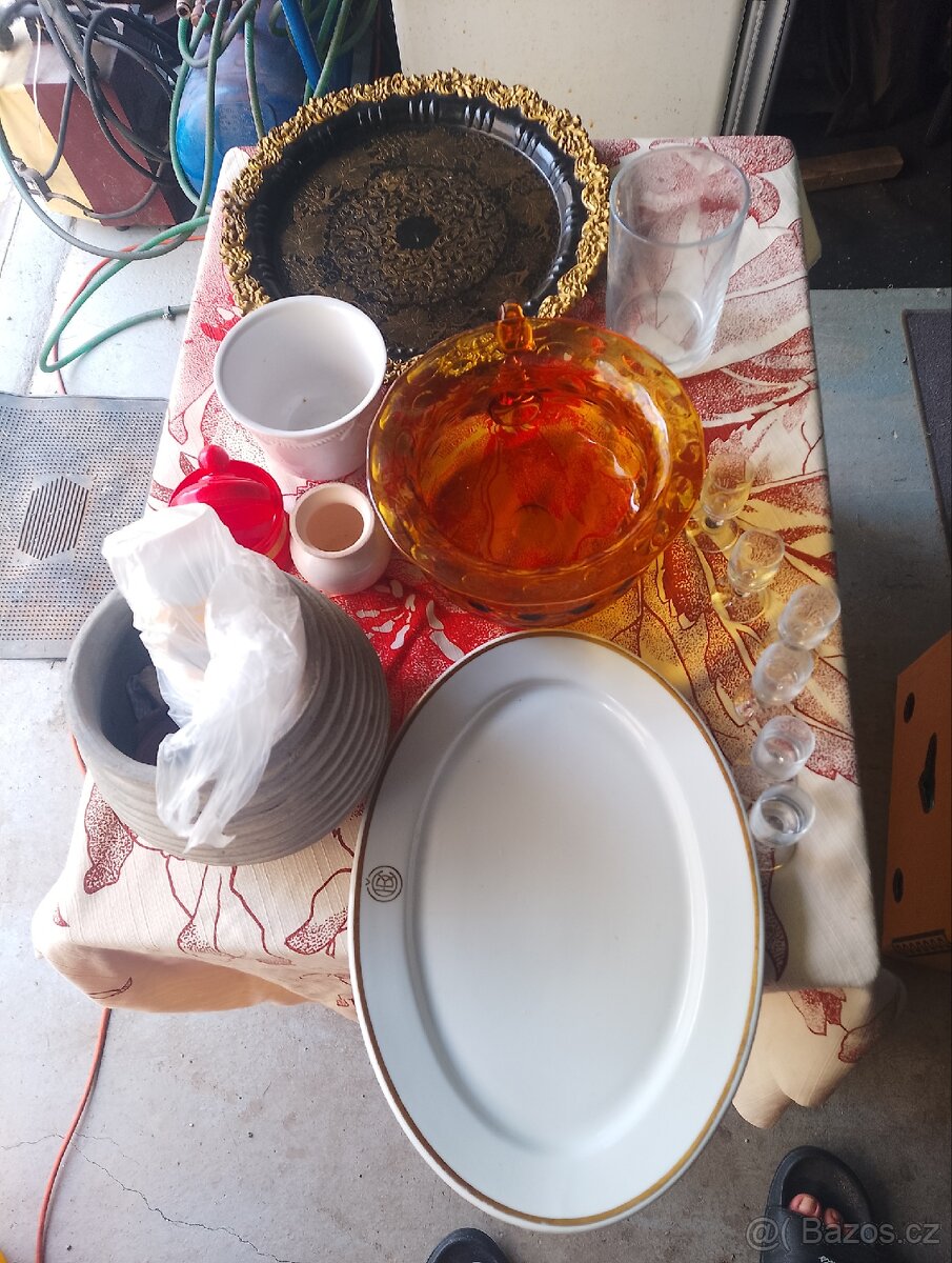 Nabízím od babičky skleničky hrníčky tácky dle foto - 11