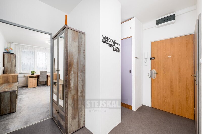 Modernizovaný příjemný byt 2+1 s balkonem v žádané lokalitě - 11