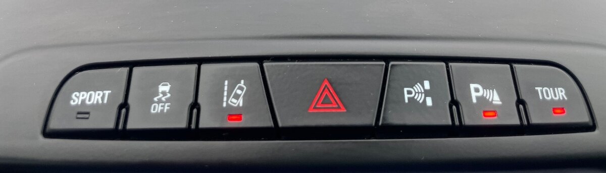 Prodám Opel Insignia 2.0 CRDi / 125KW Výbava TOUR - 11