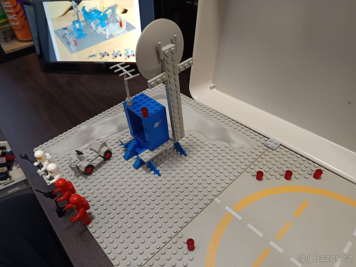 LEGO Space 928 Galaxy Explorer - 11