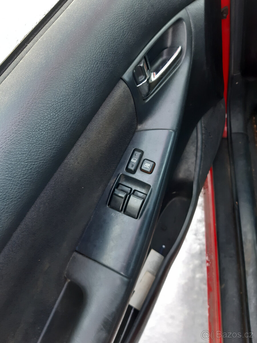 Toyota Corolla 1,4 D-4D 66kW 2005 Combi 1ND - dily - 11