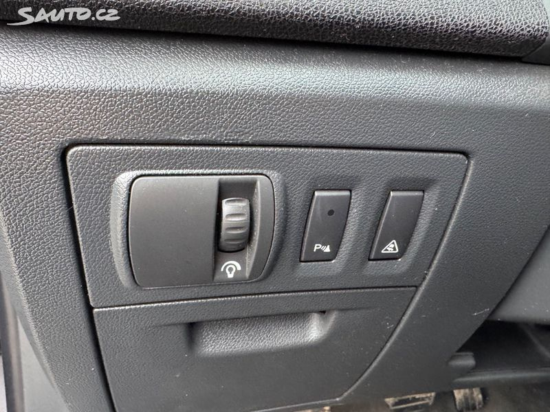 Renault Laguna, 2.0dci,2.MAJ,BIXENONY,KŮŽE - 11