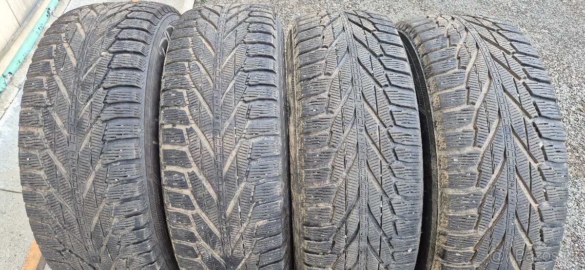 Plechové kola Toyota FJ Cruiser zimní 265/70r17 Nokian TPMS - 11