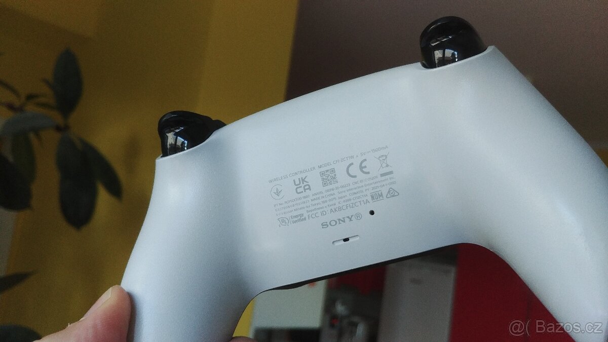SONY PLAYSTATION 5 PS5 + SLUCHÁTKA + HRY - 11