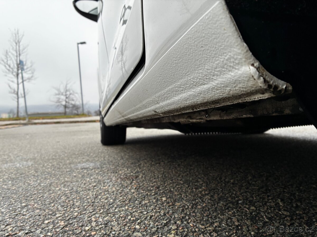 VW Golf VII Combi 2.0 TDI 110kW | FL, TAŽNÉ, CarPlay - 11