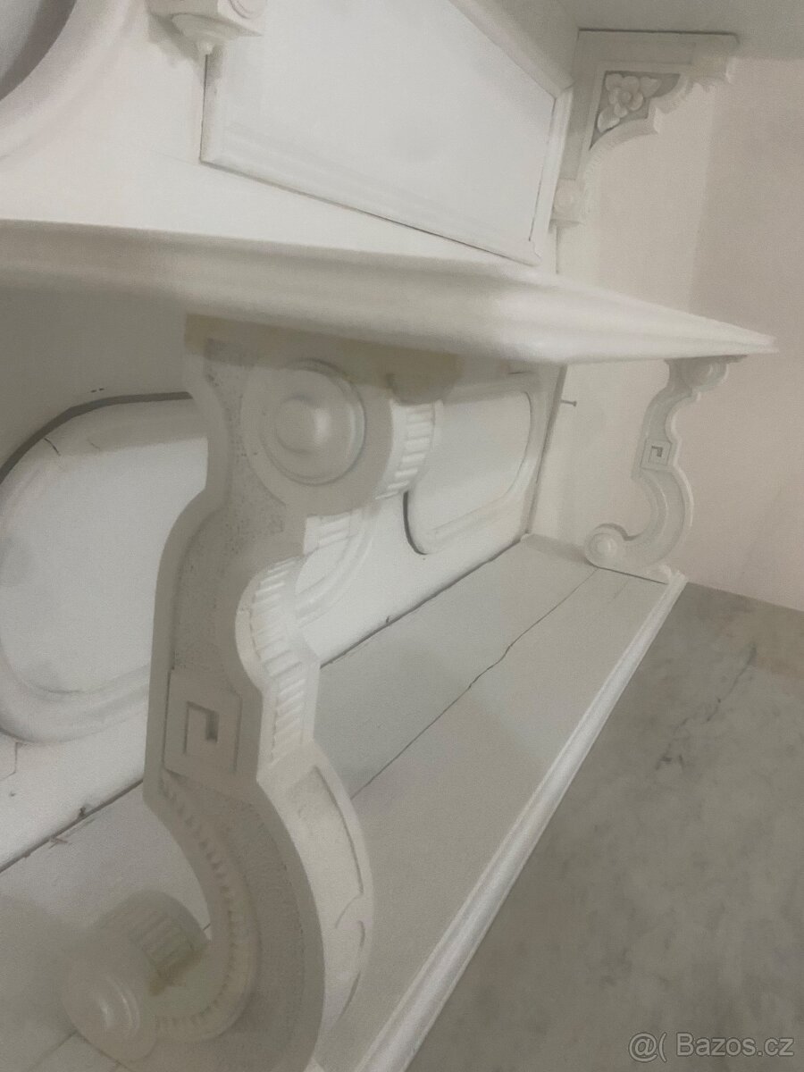 Historická repasovaná komoda s nádstavcem - 11