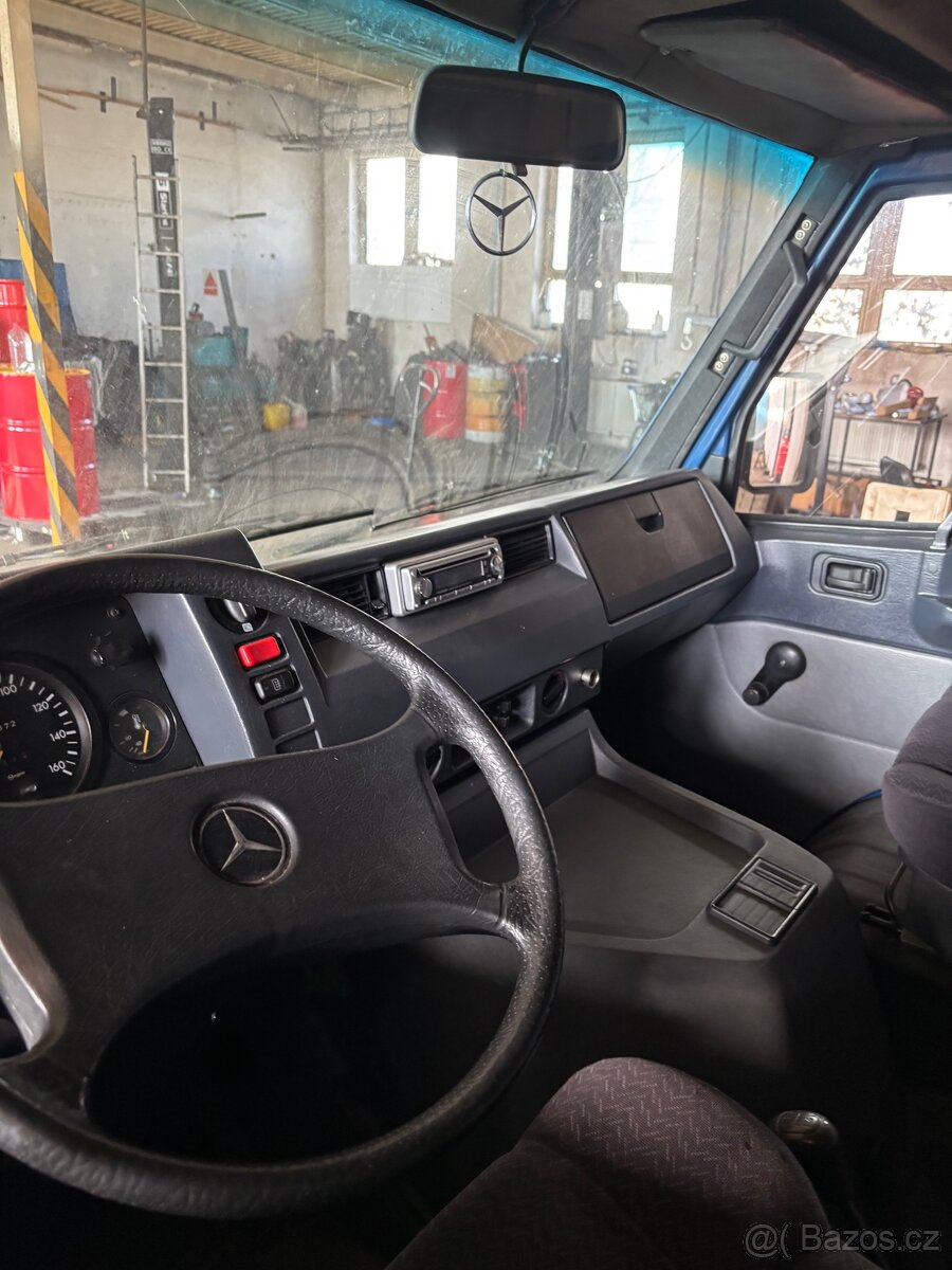 Mercedes MB 100D - 11