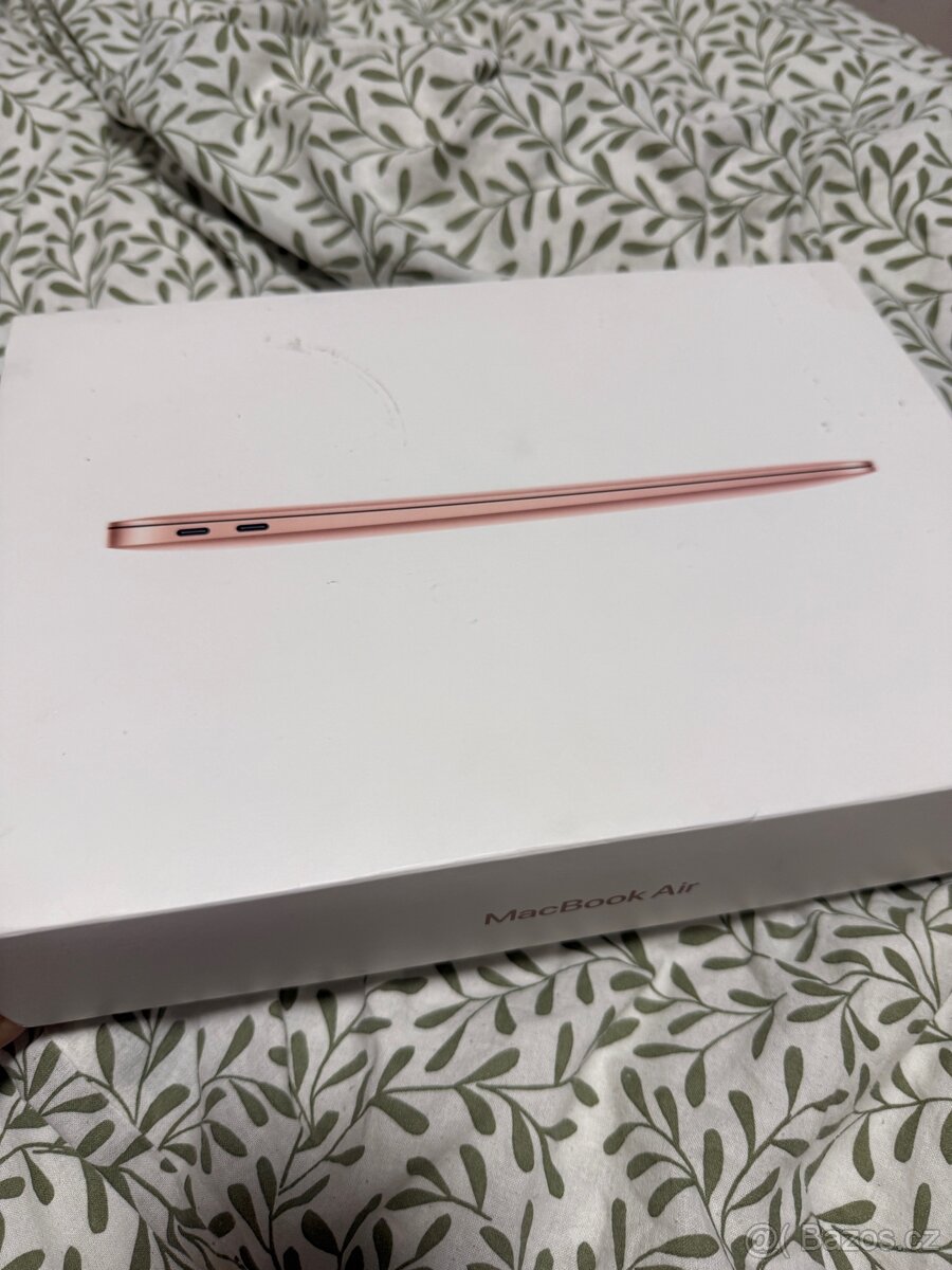 Apple MacBook RM1 2020 - 11