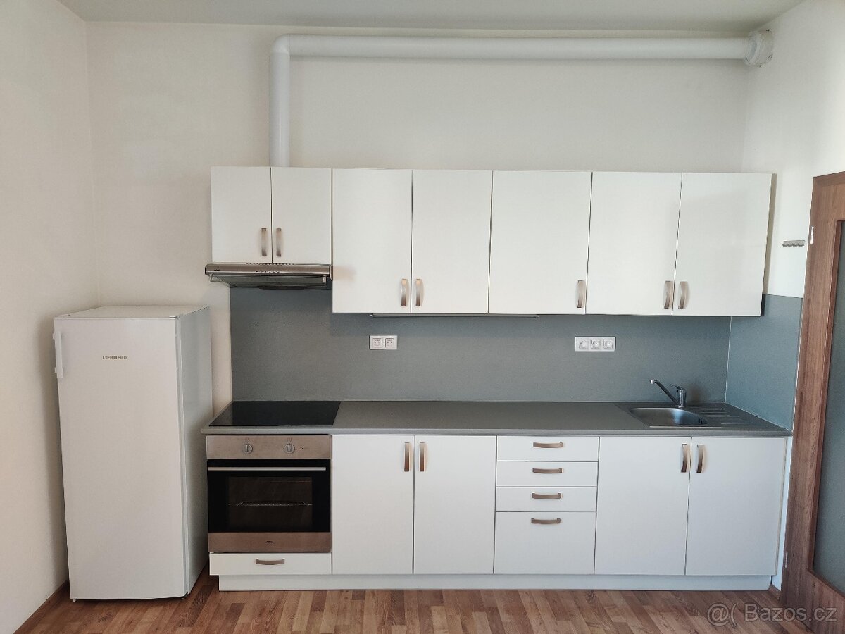 Lednice s mrazákem LIEBHERR KPe290 V ZÁRUCE - 11