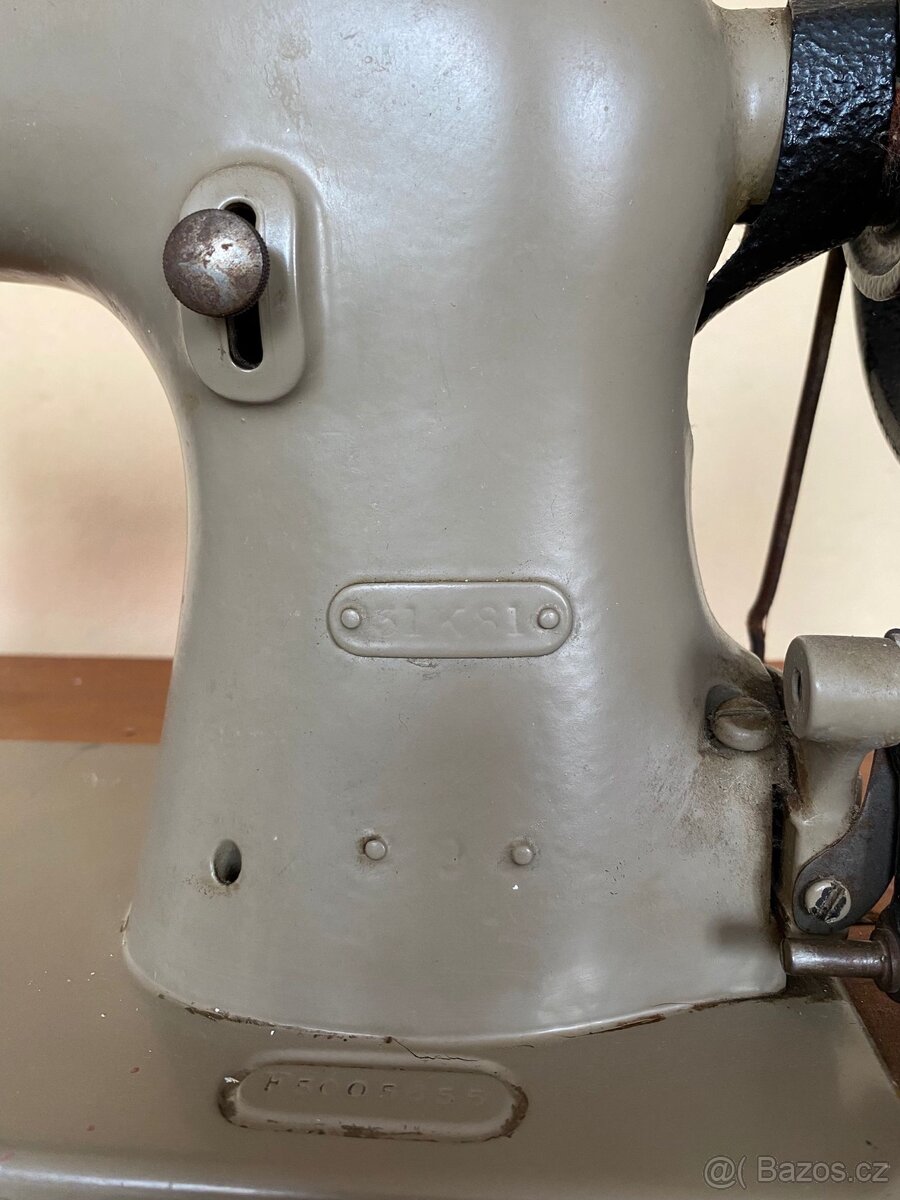 Šicí stroj SINGER plně funkční, symbolická cena - 11