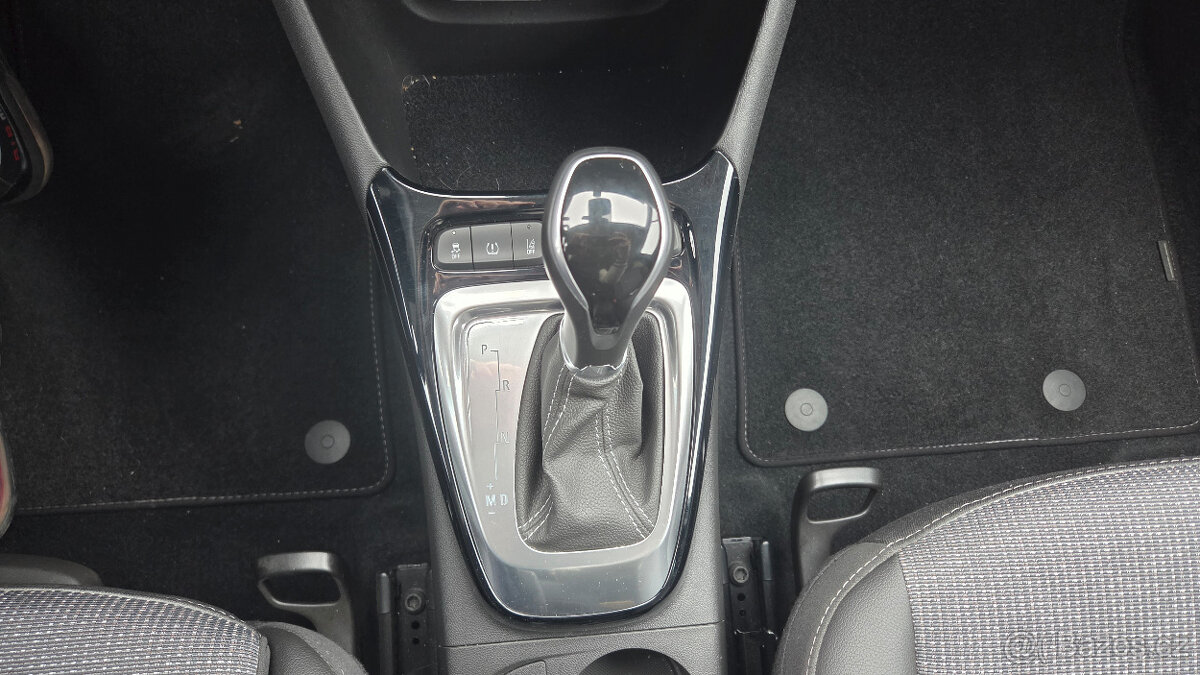 Opel Crossland 1.2 Turbo 96kW Automat 2023 15tkm Cz 1 maj - 11