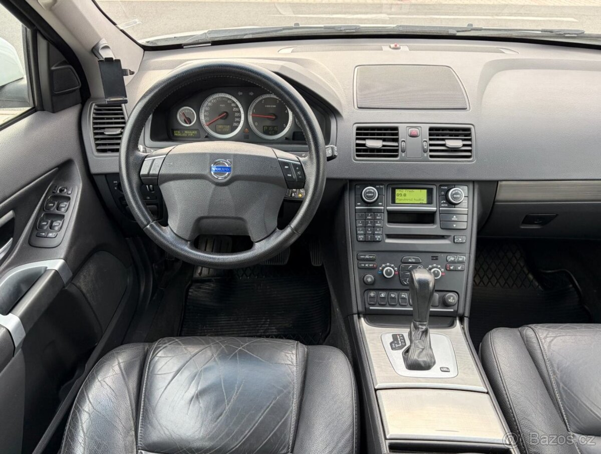 Volvo XC90 D5 AWD ČR 7 MÍST - 11