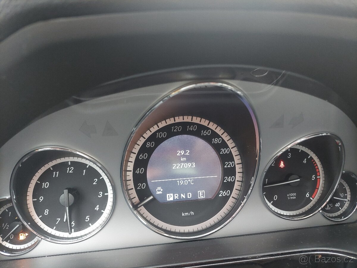 MB E220Cdi, Avantgarde, TZ, servisní kniha - 11