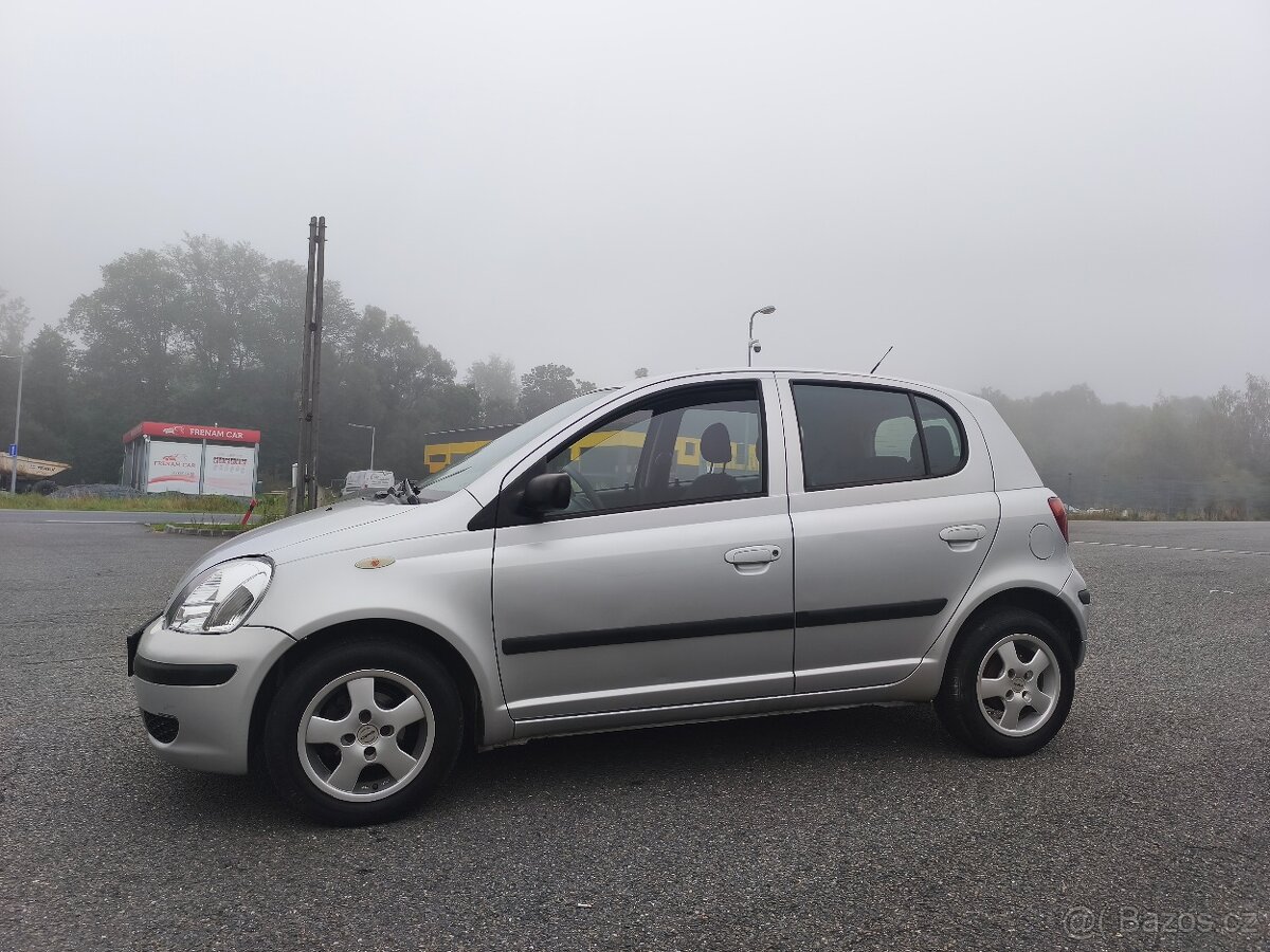 yaris 1.0 top stav - 11
