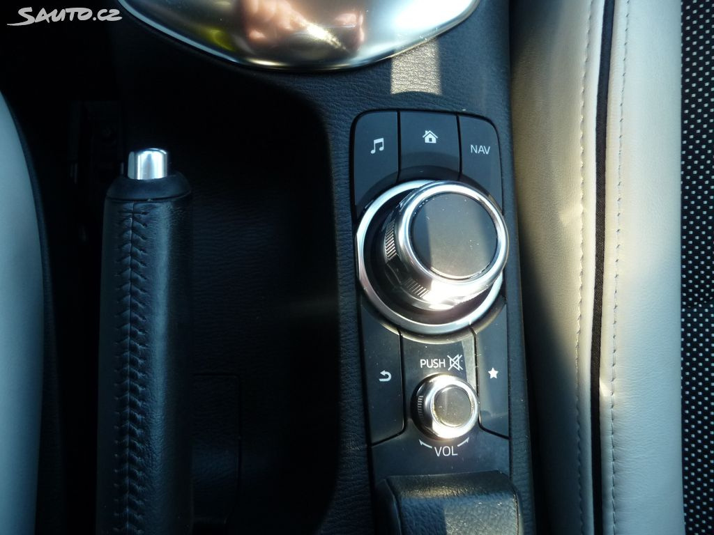 Mazda 2 1.5i SKYACTIV G90 SELECT GT SPORT po 1.majitel - 11