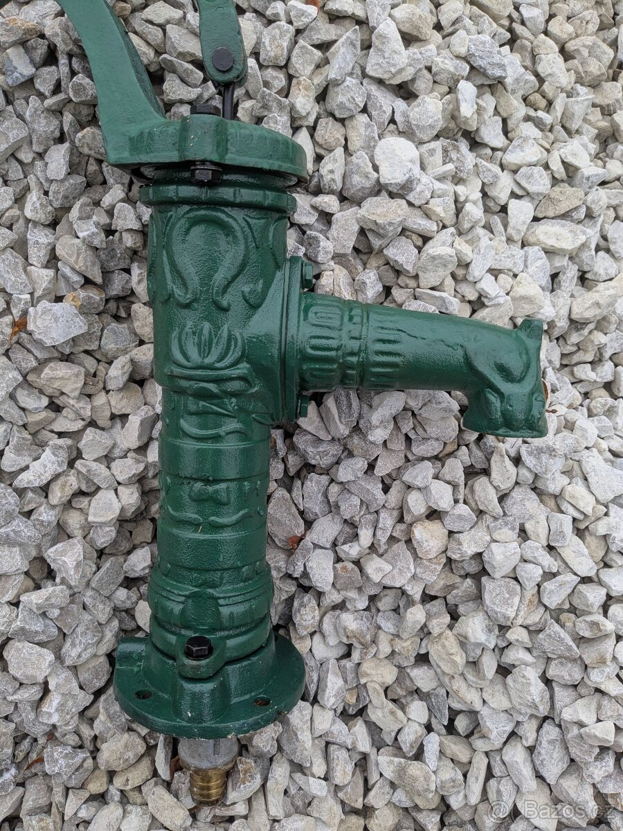 Dekorativní zdobená pumpa - 11