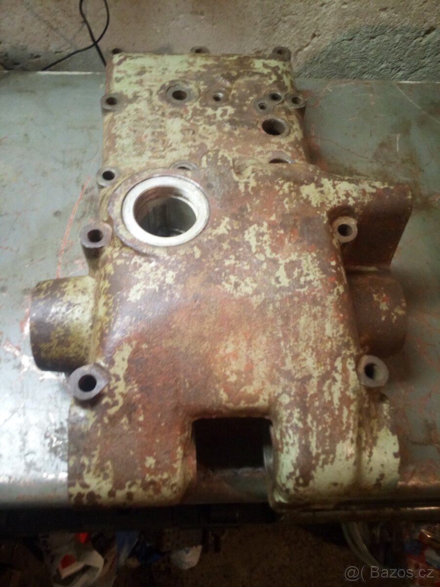 Prodám díly na hydrauliku Zetor 6911 - 11