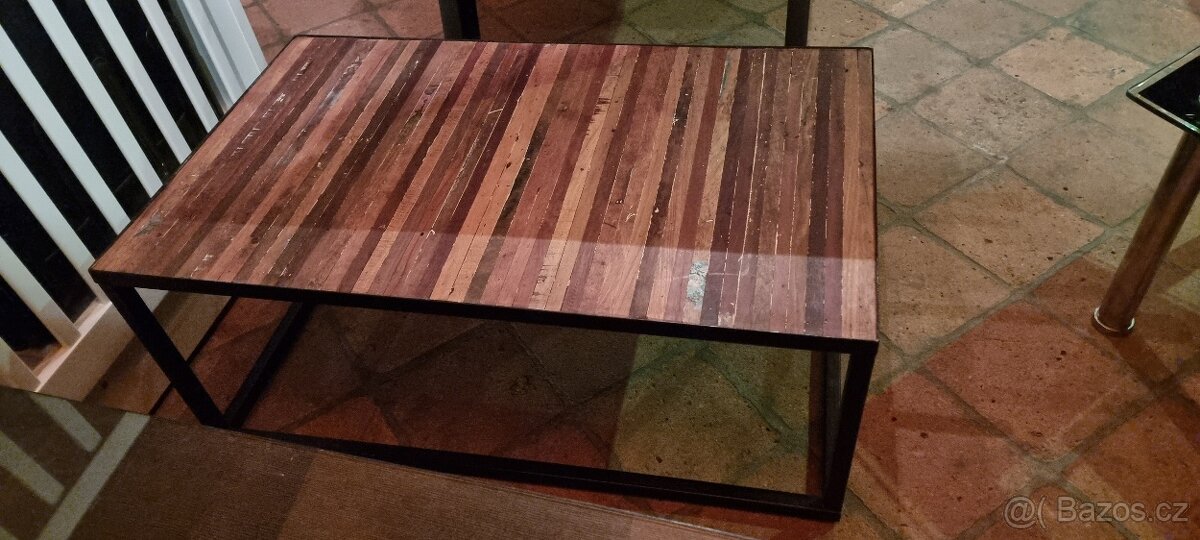 Různé konferenční stolky - 11