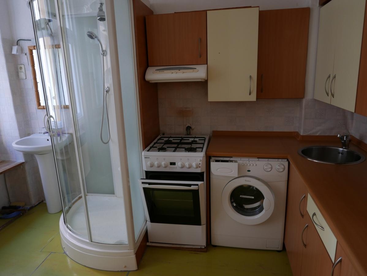 Dva byty - celé patro, K.Vary, Škroupova ul.- lázeňská zóna - 11