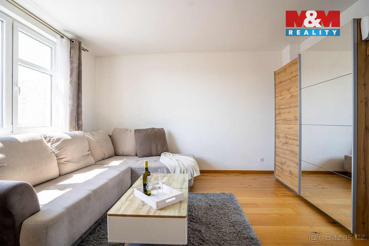 Pronájem bytu 1+kk, terasa, Pardubice, ul. Smetanovo náměstí - 11