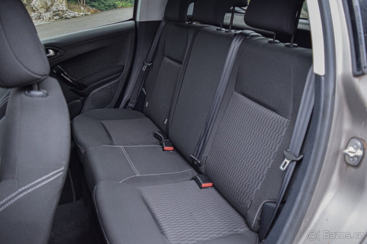 Peugeot 208 1.2 Active 2015 - 11