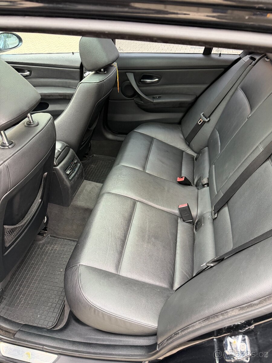 BMW 330d E91 Touring 170 kW 6st. manuál - 11