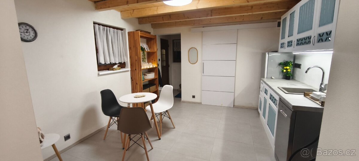 Prodám chatu na Rudolfově cca 3 km od Č.b - 11