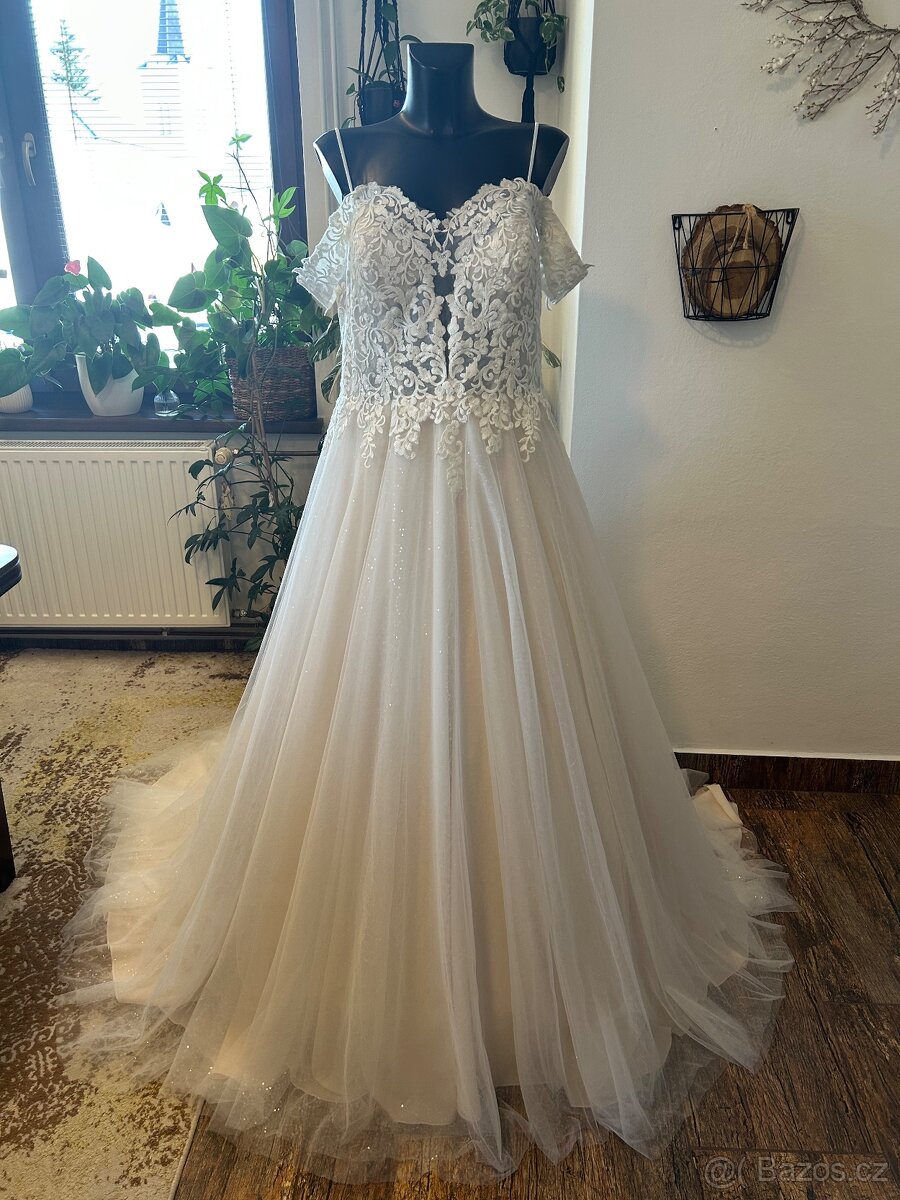 Nové svatební šaty, víc druhů - 11